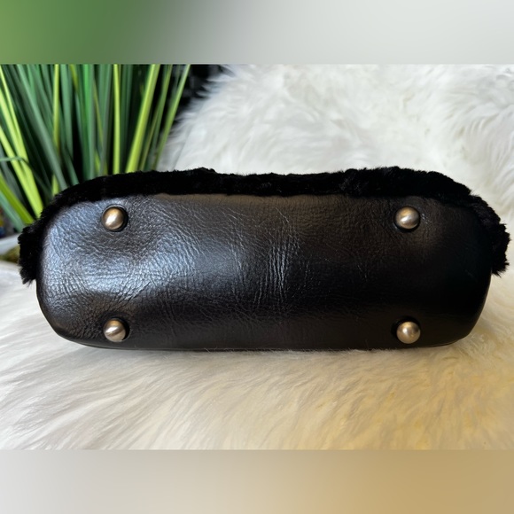 NWT- Patricia Nash— Laureana Frame Satchel Black Faux Fur w/Detachable Chain - Picture 5 of 6